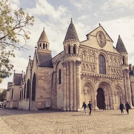 La Maison De La Liberte Jean-francois De La Perouse Poitiers