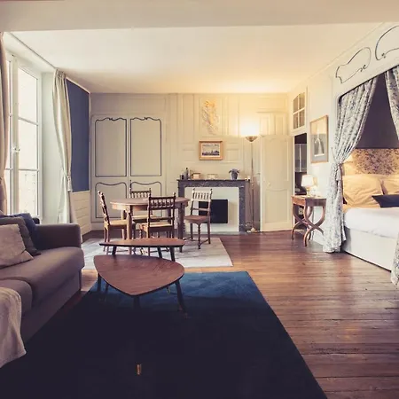 Apartament La Maison De La Liberte Jean-francois De La Perouse Poitiers