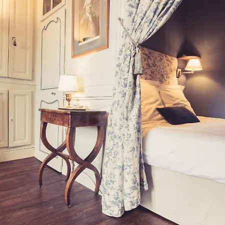 La Maison De La Liberte Jean-francois De La Perouse Poitiers