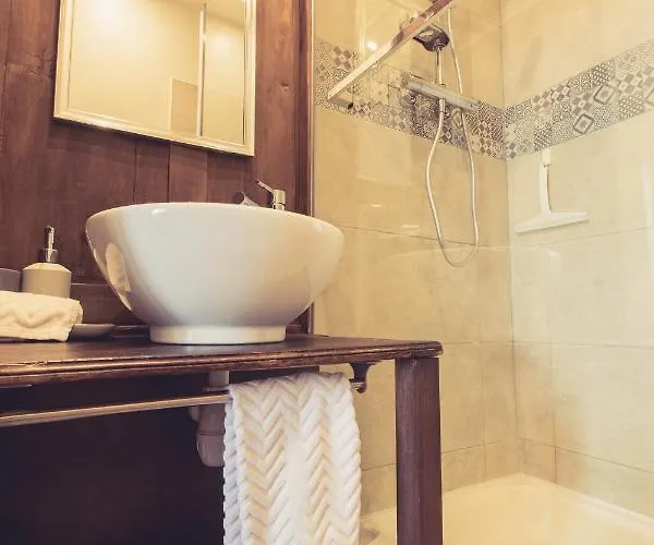 La Maison De La Liberte Jean-francois De La Perouse Poitiers